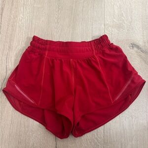 lululemon hotty hot shorts 2.5